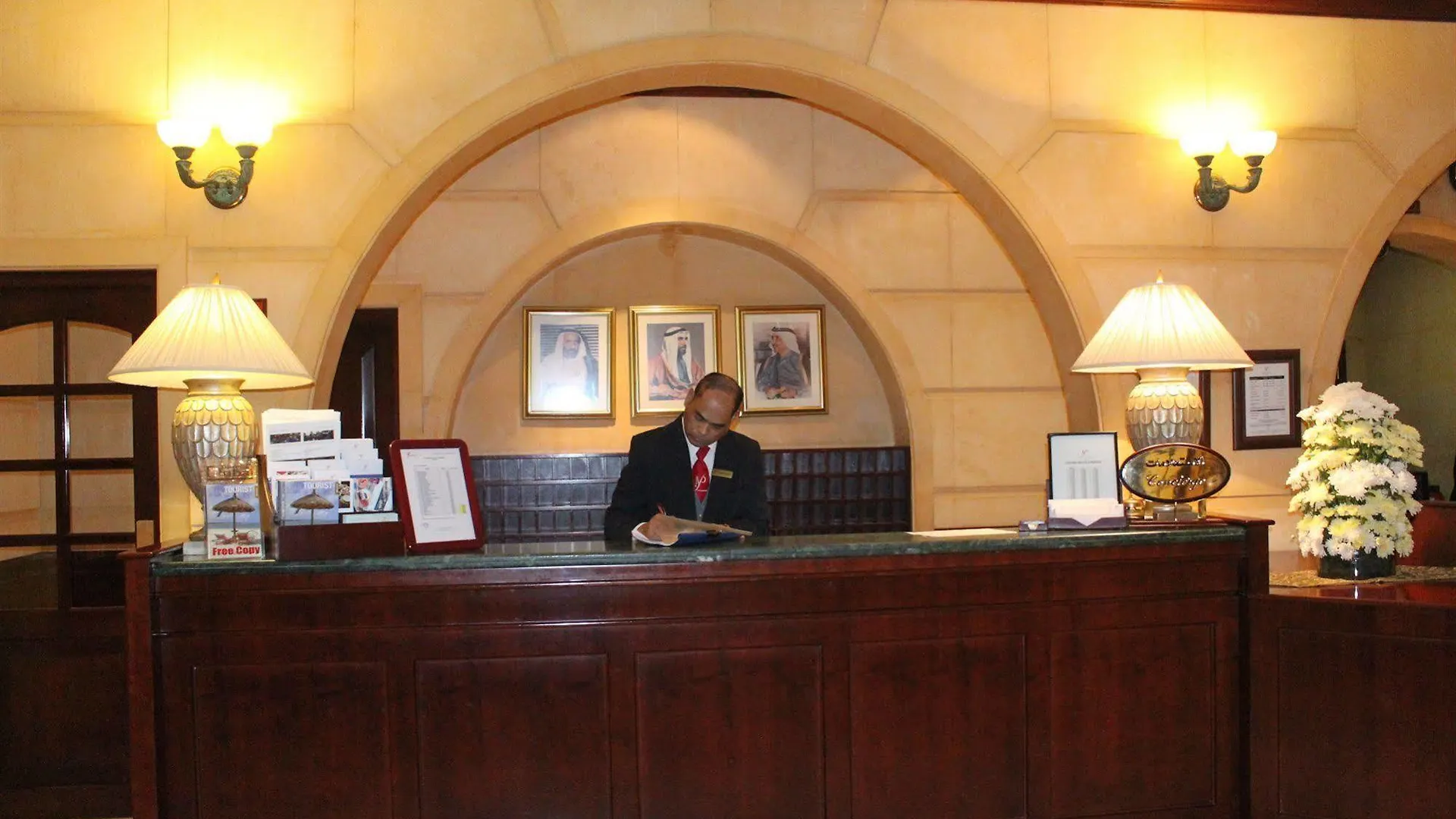 Knight Castle Hotel Dubai 5*,